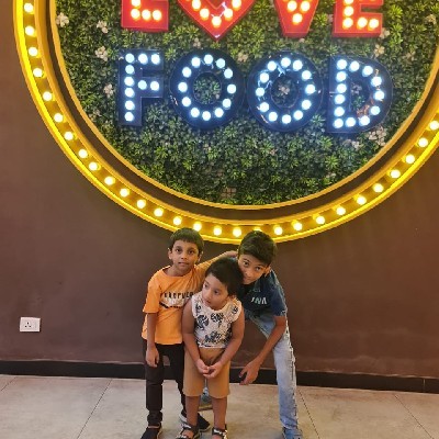 పెందుర్తి "సురేష్ రత్న  ( కథా విశారద)"