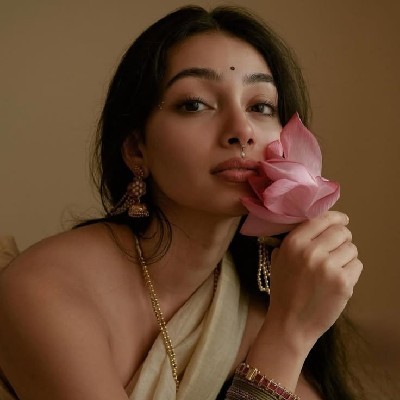 ഋത്വാ_Ǥ๏℘𝐢ƙаа💙