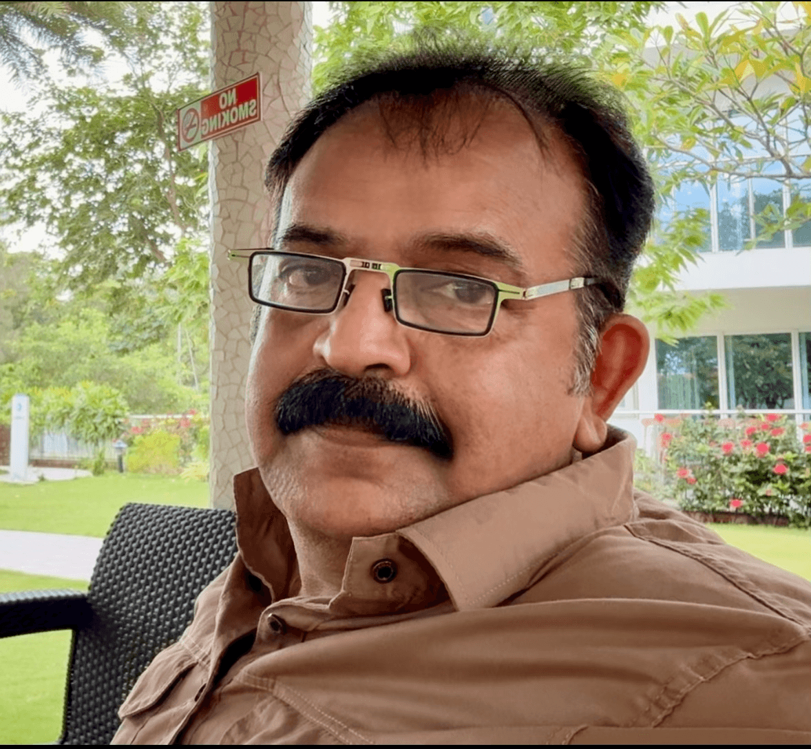 നജീബ് എം ഖാലിദ്‌ "പൊന്നാരിമംഗലം"