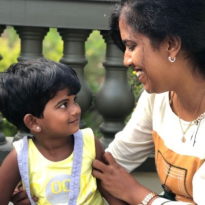 தர்ஷினி விக்னேஷ் "குழலி"