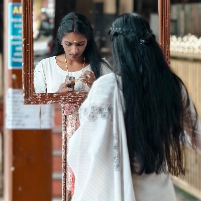 Medha Parvathy Satheesh "Medha_Parvathy"