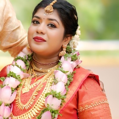 Adv Revathy Jayamohan "സീനു"