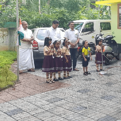 കാന്താരി പെണ്ണ് എഴുത്തുകാരുടെ കൂട്ടുകാരി