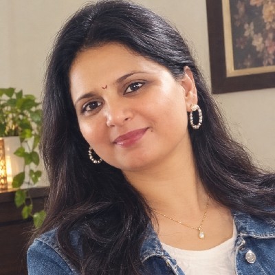 सौ. अमृता येणारे - जाधव