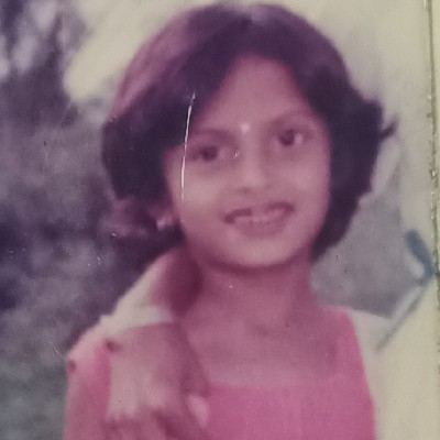 सौ. अमृता येणारे - जाधव
