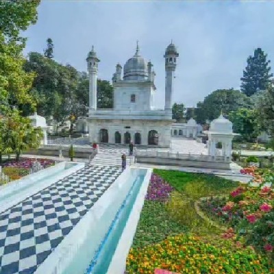 ਮੋਨਿਕਾ ਸਹਿਜਲ ( मोनिका सहज्जल  )
