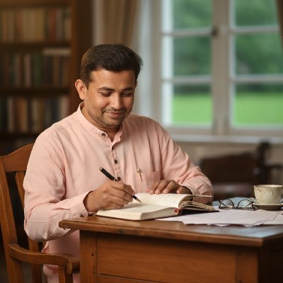 विवेक शेळके "मनाक्षर"