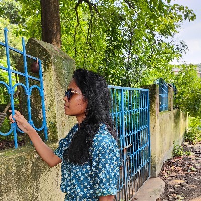 স্বল্পভাষী রূপকথায় সোমা