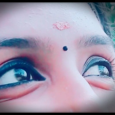 അവൾ "അവൾ"