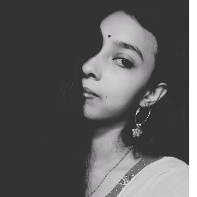 Esha Roy "মেঘবালিকা ☁️"