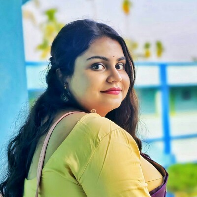 Mouli Basak "মৌ 💫"