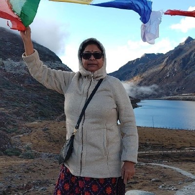 सौ. हेमा पाटील. "अलवार मोरपीस"