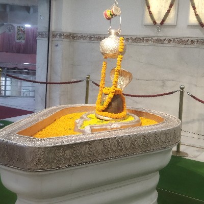 अवकाशी!!