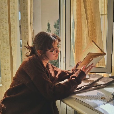 𝓛𝓪𝓿𝓲... 🖤