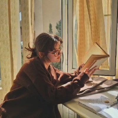 𝓛𝓪𝓿𝓲... 🖤