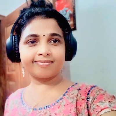 സ്മിത രാജൻ പാലാ "റബേക്കാഇവൂസ്"