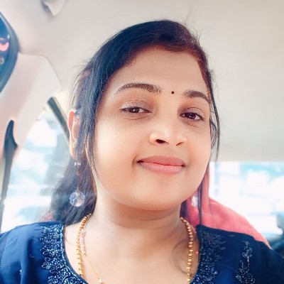 സ്മിത രാജൻ പാലാ "റബേക്കാഇവൂസ്"
