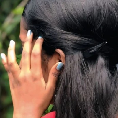 കാർത്തിക കാത്തു "അല്ലിയാമ്പൽ"
