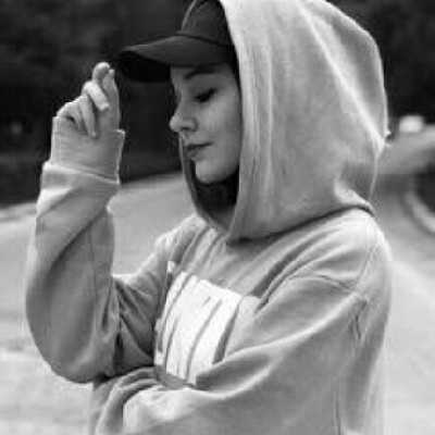 shefi_sha🥀 "@Shafeera_shefi"