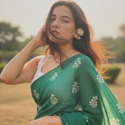 Aysha Writes ( बेबाक राइटर) ✍️