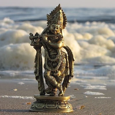 Muttamma H "ಕೃಷ್ಣ ದಾಸಿ,"