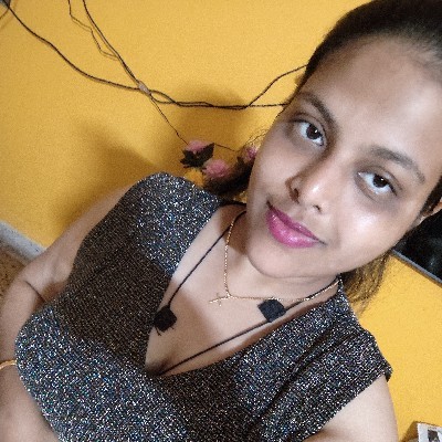 पेमला. शलेट De Souza "Ella"