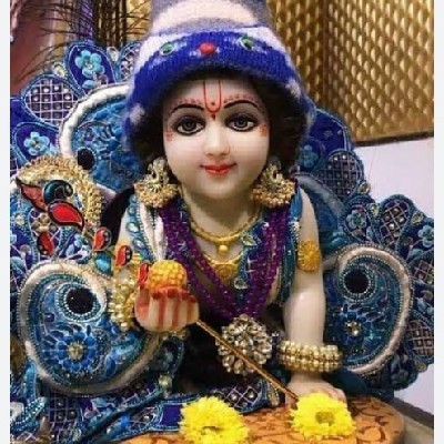 অচেনা পথের পথিক😇