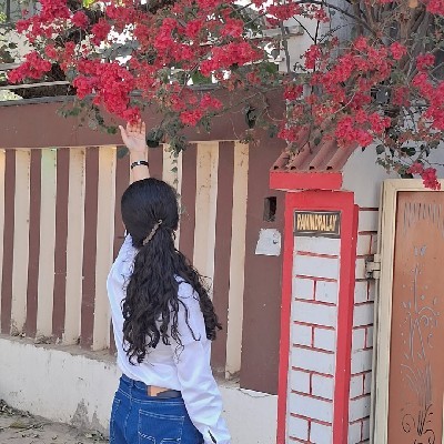 Anshika Tripathi "Diya"