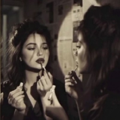 Author Royal Bird 👑