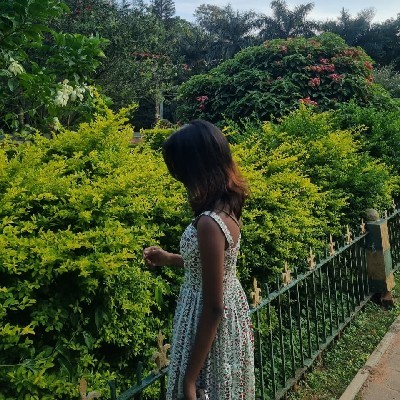 ചെമ്പരത്തി പൂവ് "Kunjii... ❤️"