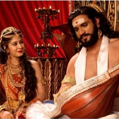 Kamalpriya Vaidhyar "Kaya"