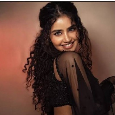 Uzma Habib,uzzu