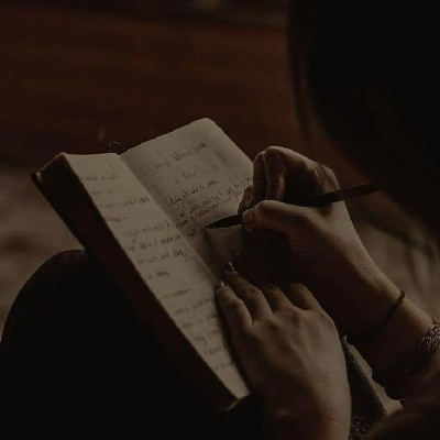 rosegoldwriter