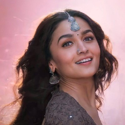 ആരവി 🌺