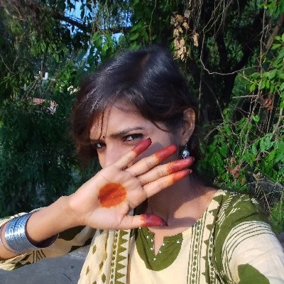 V "Vijay Laxmi Maurya"