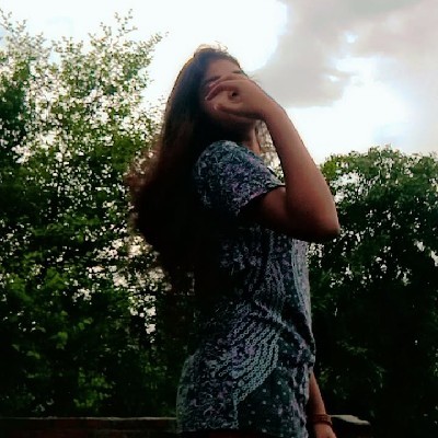 📿 "कृष्ण सखी"