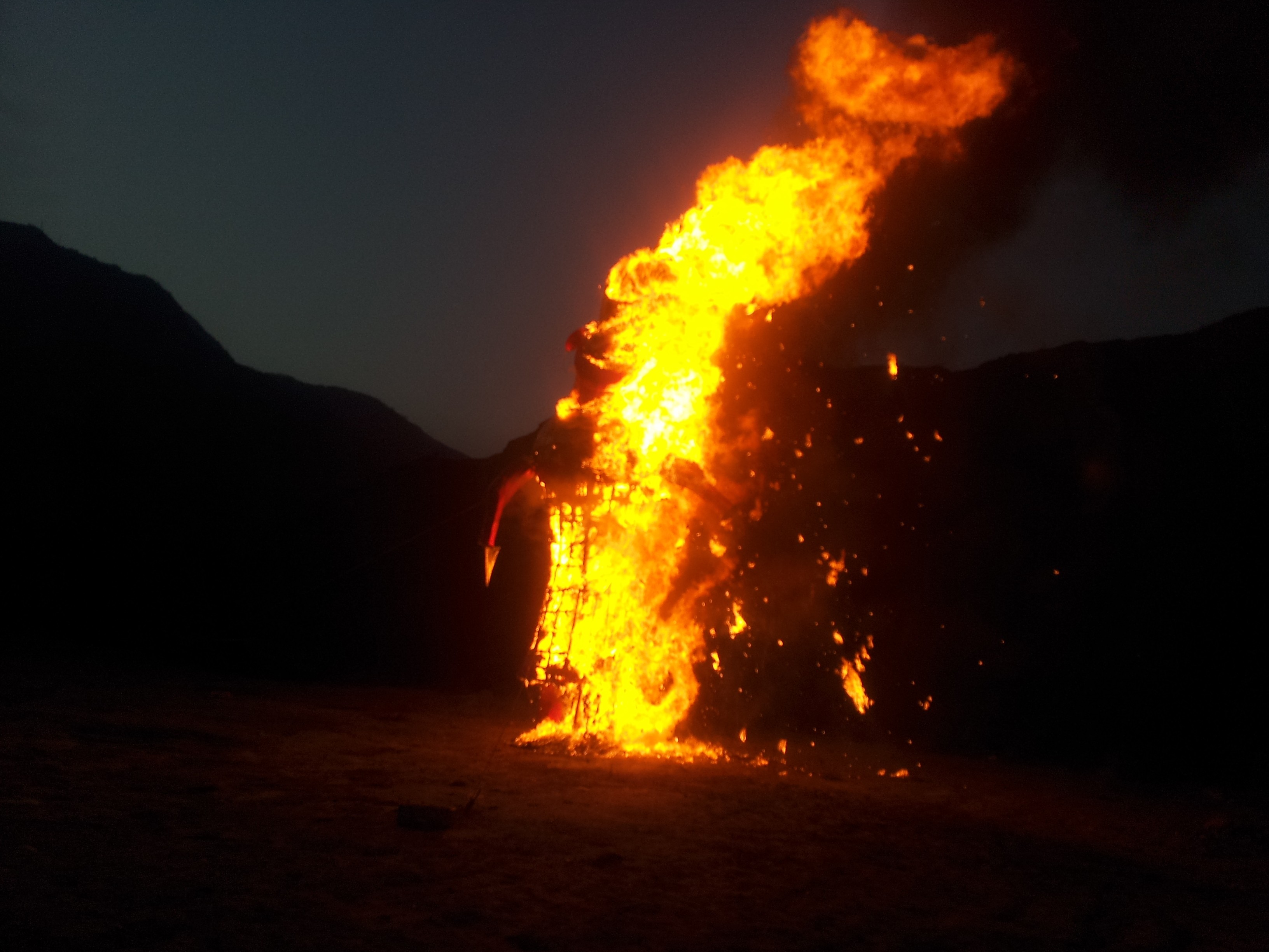 फिर जल गया रावण