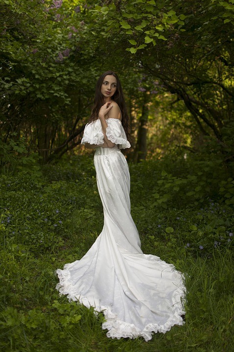 अब तुम आयीं