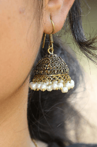 ಕಿವಿಯ ಓಲೆಗೆ ಒಲವಿನ ಓಲೆ