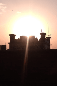 'आखिर कौन है वो'