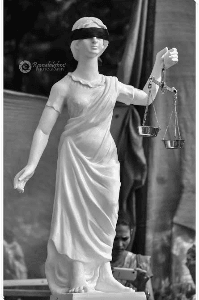 நீதி தேவதை