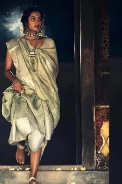 चहारदीवारी में कैद आज़ादी