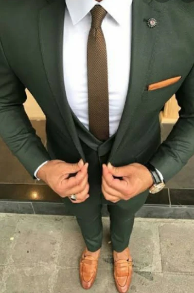 थ्री पीस सूट......🧥