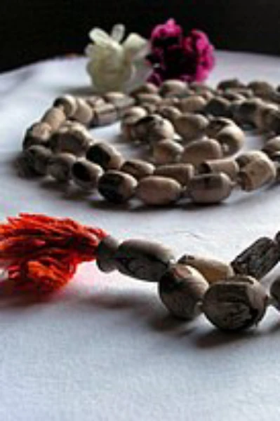 मनी माळ मण्यांची