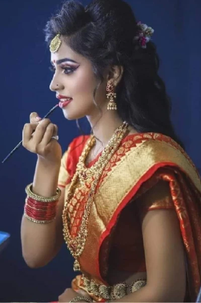 तिचे रहाट गाडगे..!( अलक)