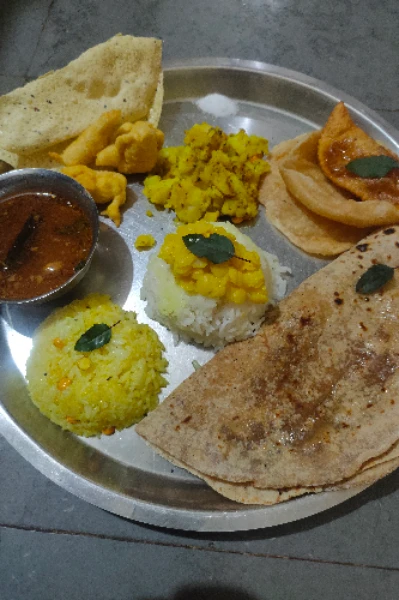 या जेवायला.