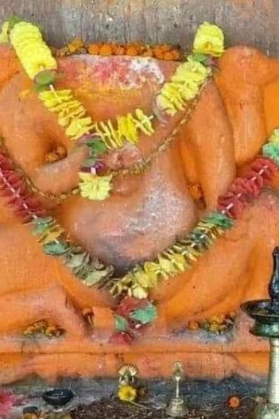पृथ्वी पर एकमात्र, बिना सिर के श्री गणेश की मूर्ति  मुनकटिया गणेश मंदिर 
  केदार घाटी 
चमोली जिला 
उत्तराखंड