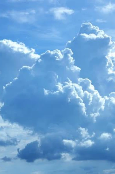 నీలి మేఘాలు.