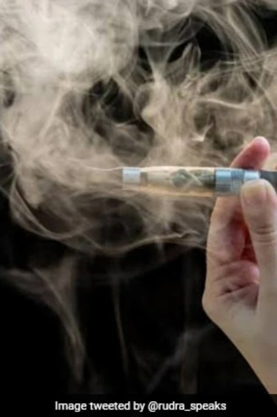 cigarette ka dhuan Cigarette ka dhuan - An online Hindi story written by Satish Sanwle