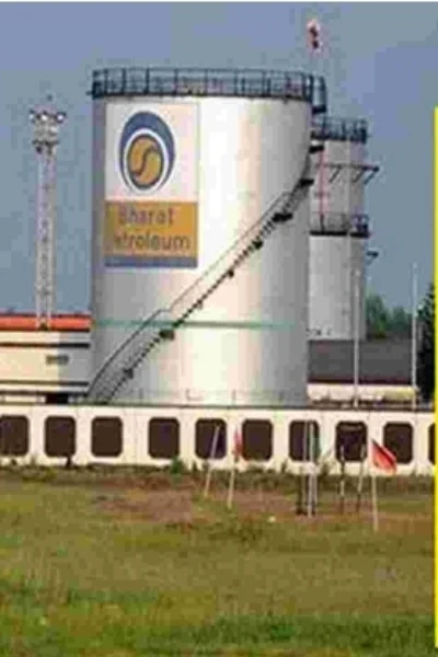 ಪೆಟ್ರೋಲ್ ಕಳ್ಳತನ ಮಾಡುವ ಕಥೆ